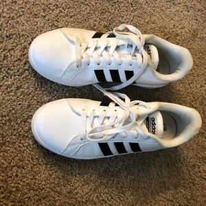 White Adidas Neos